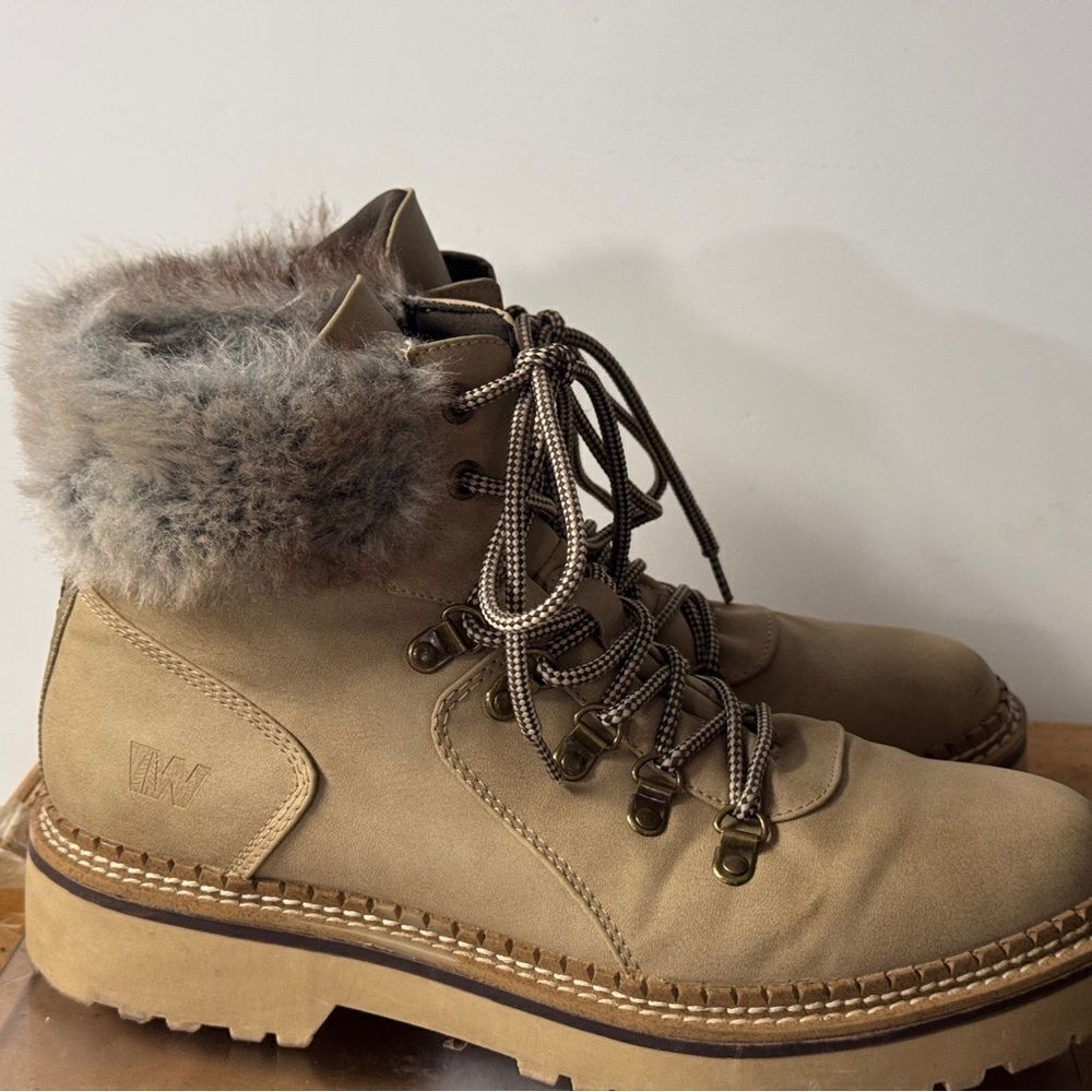 Weinbrenner women boots beige in color and size 41